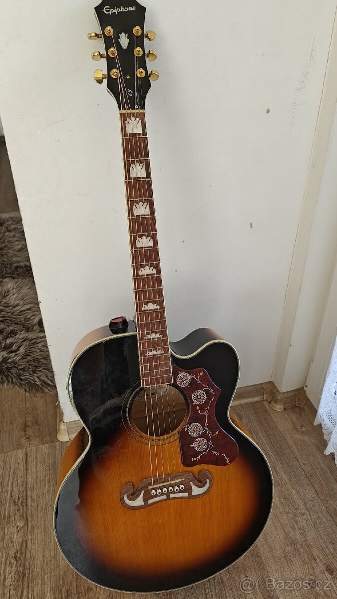 Epiphone EJ-200SCE