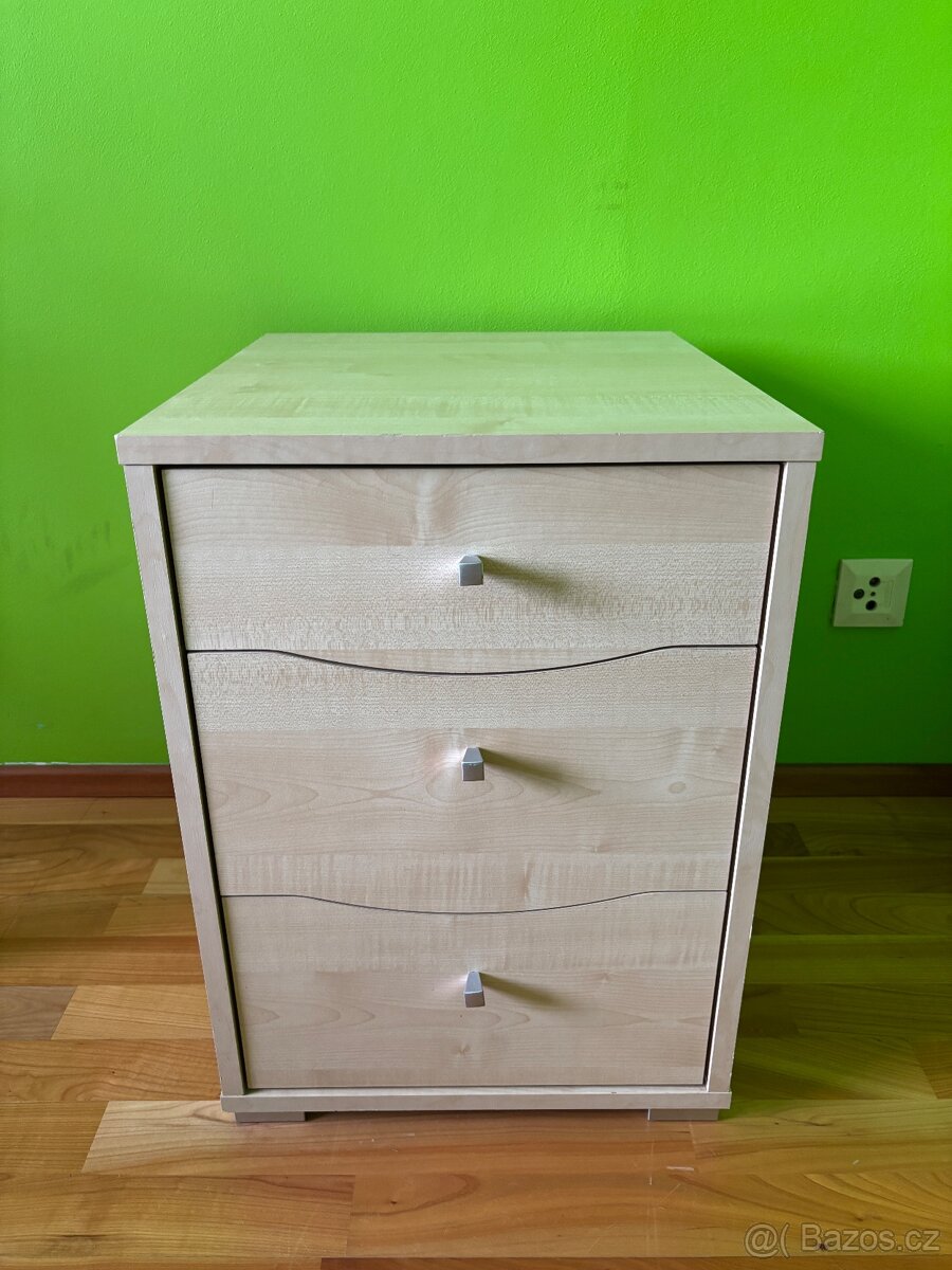 noční stolky 2x (kontejnerek)