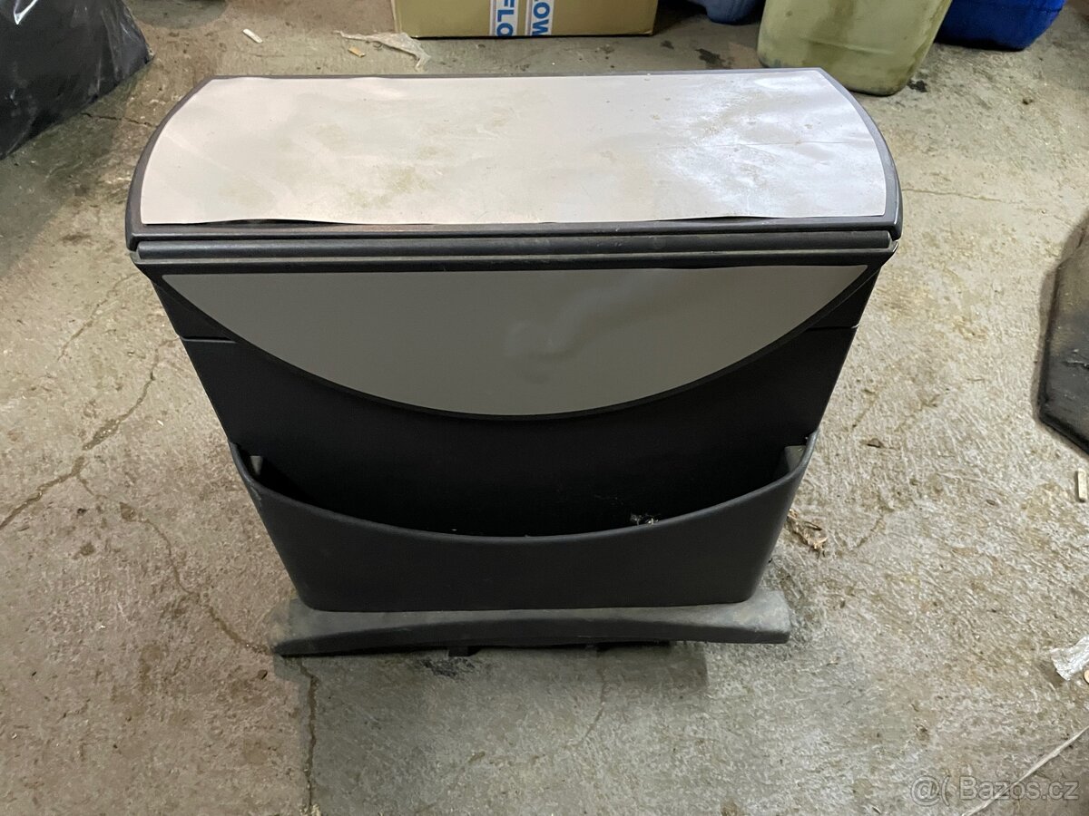 Stolek VW MULTIVAN T5 / T6