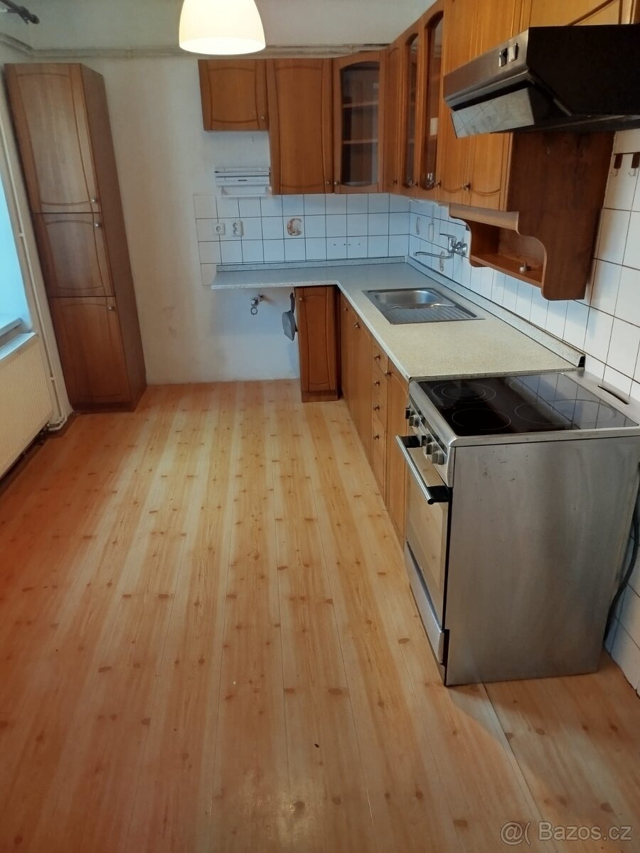 Pronájem 2+1 se zahrádkou, Týn nad Vltavou