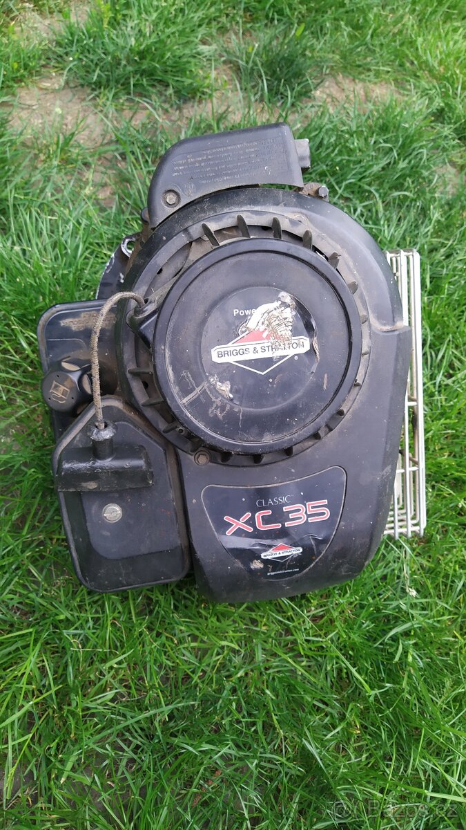 Motor Briggs & Stratton XC35 - benzínová sekačka