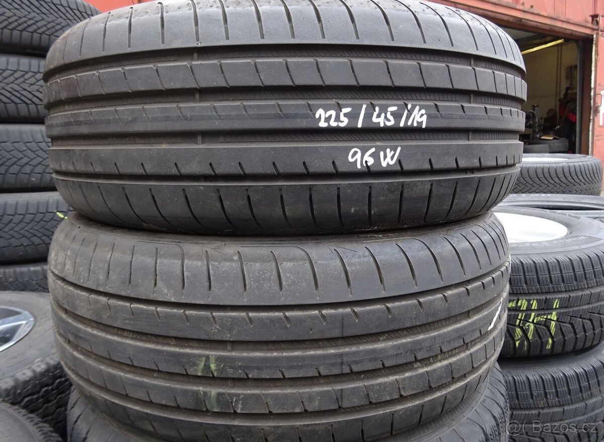Letní pneu Goodyear, 225/45/19, 2 ks, 6,5 mm