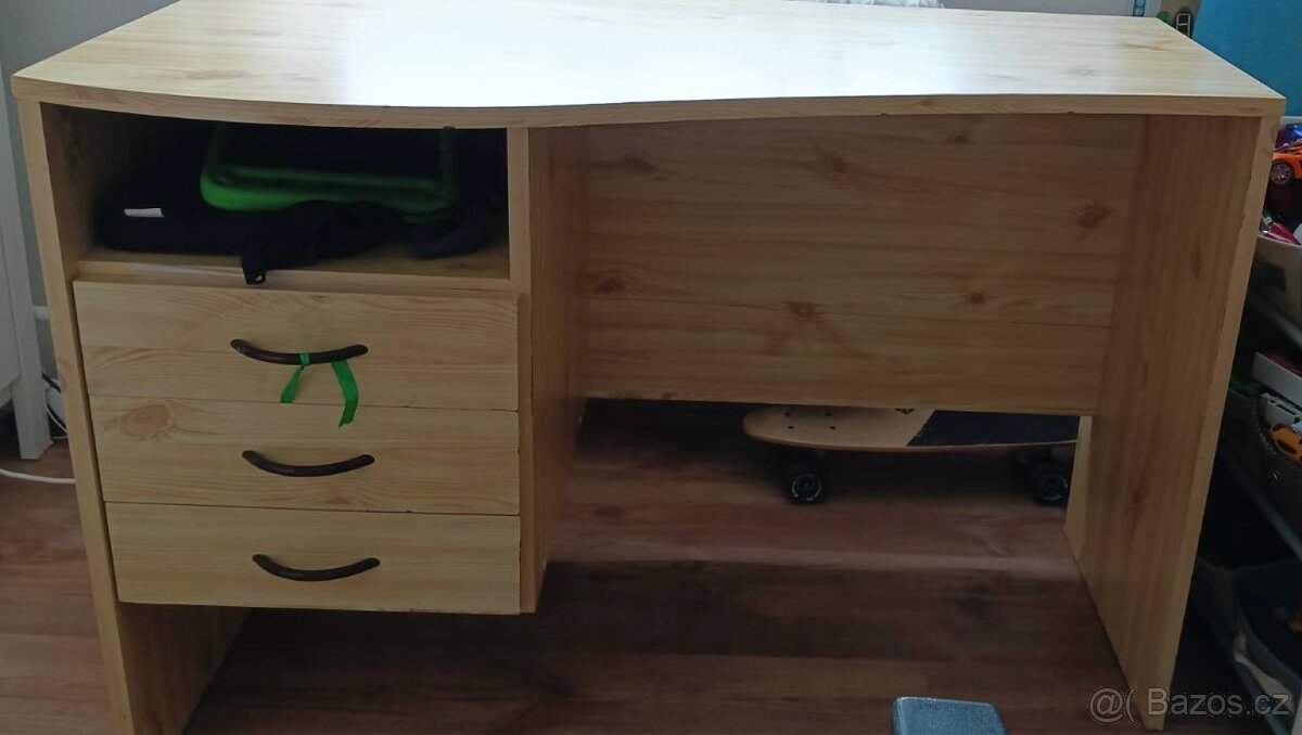 Psací stůl