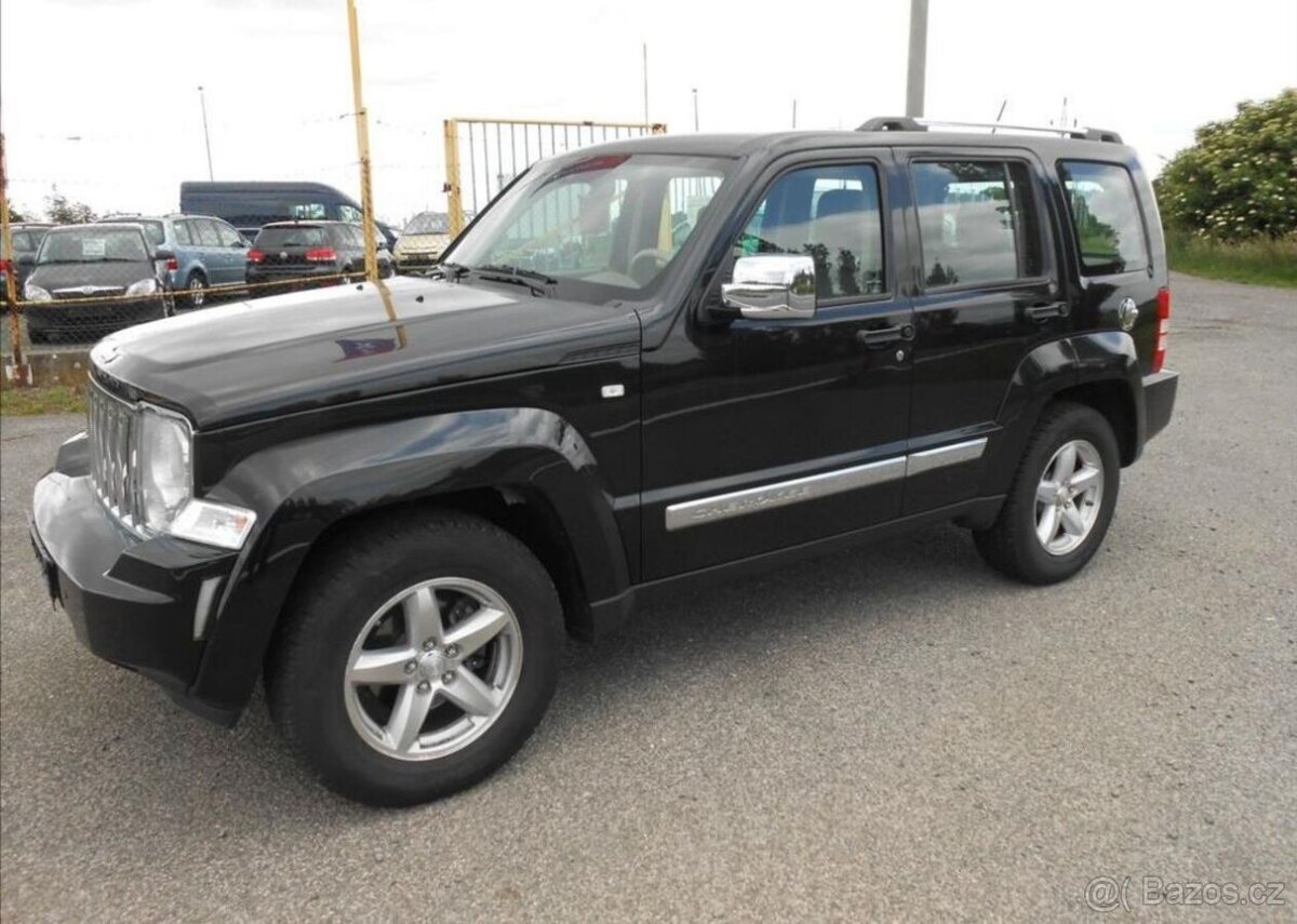 Jeep Cherokee 3,7 V6 151 kW KLIMA Bez koroze benzín