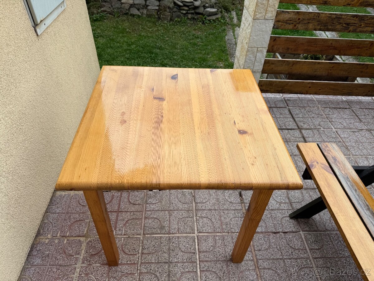 Jidelni stul 80x80