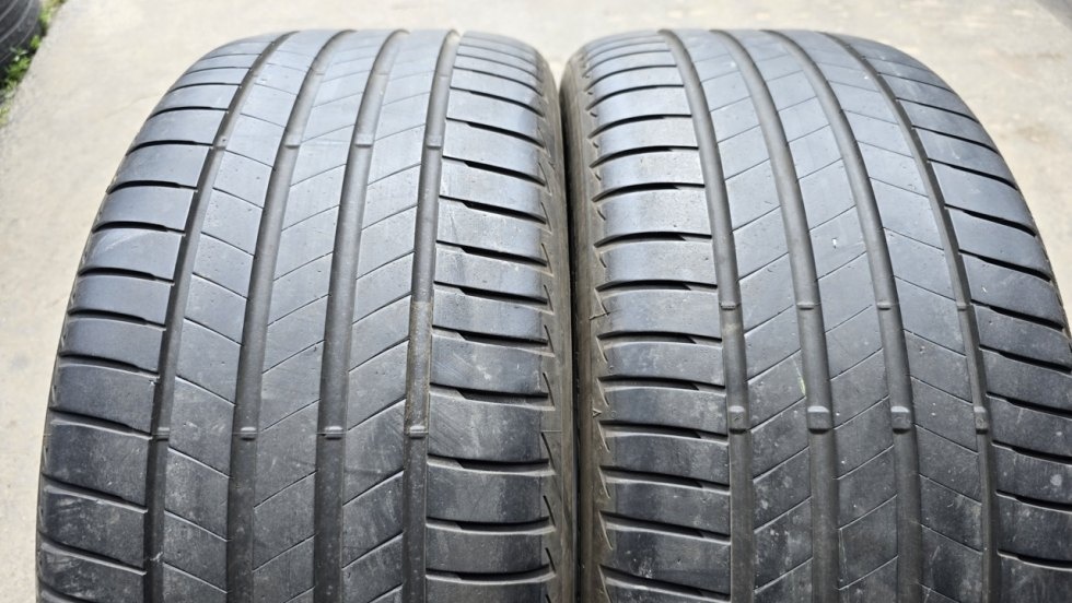 Letní pneu 245/40/19 Bridgestone