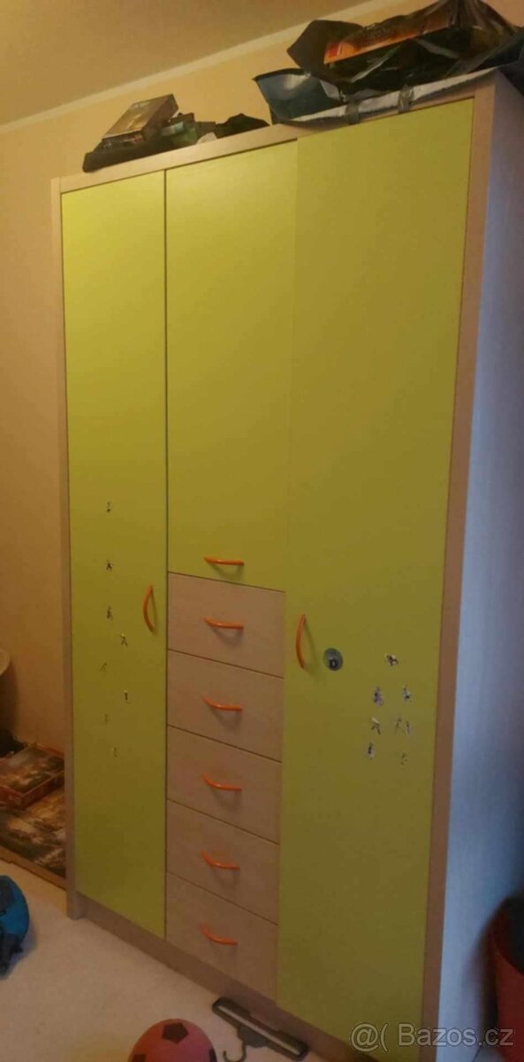 šatní skřín a regál - ZA ODVOZ