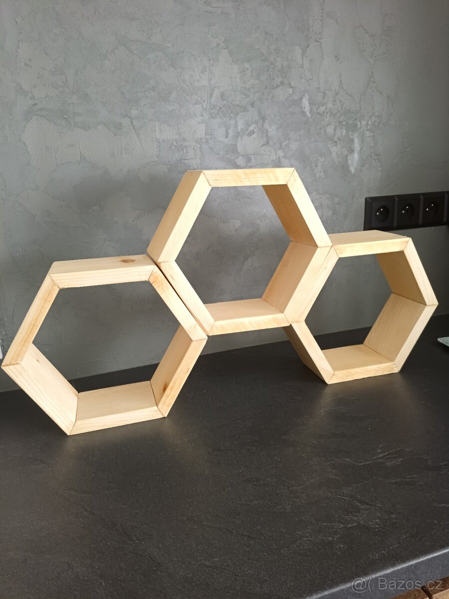 Hexagon polička - Šestiúhelník