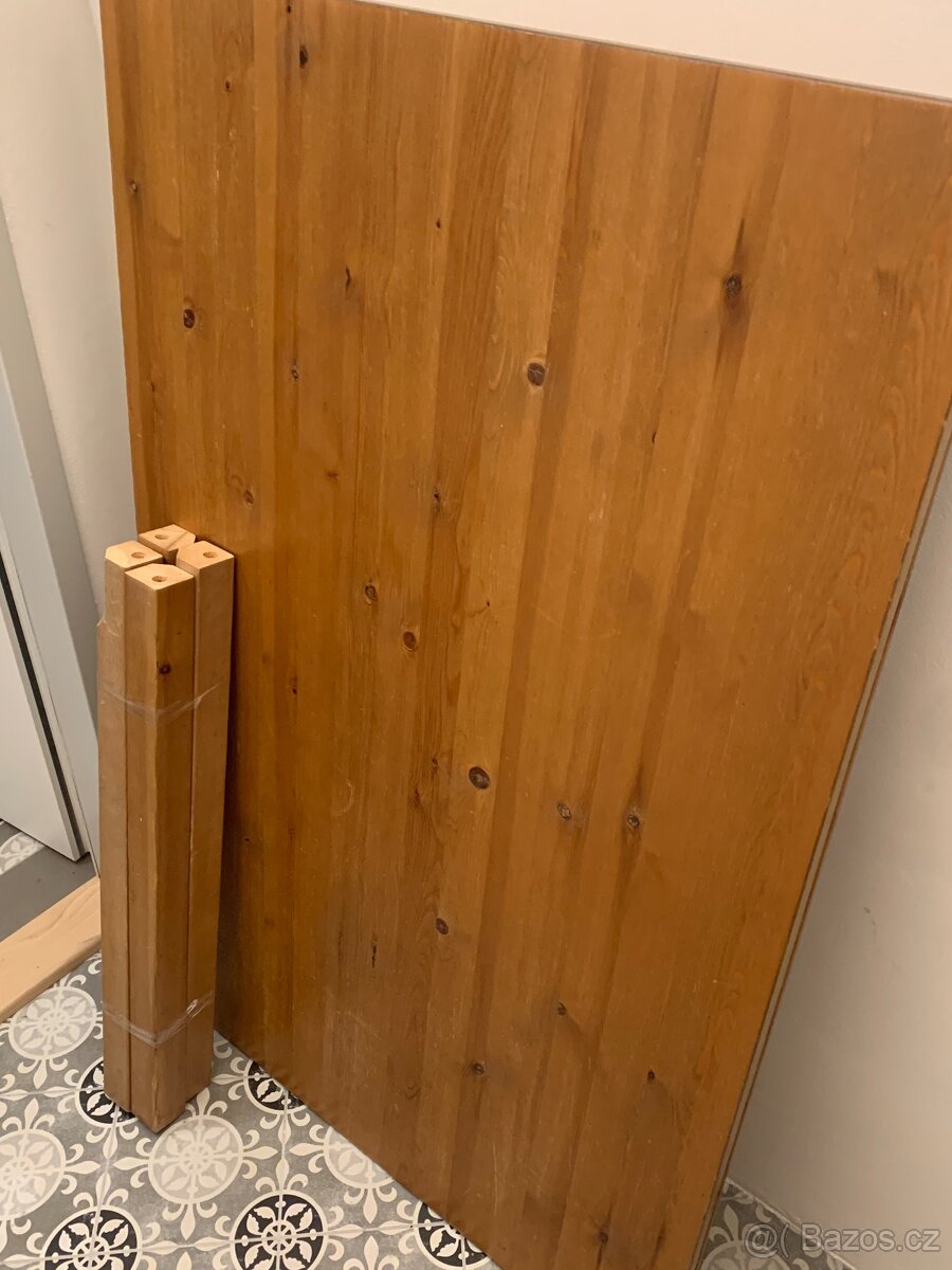 Jídelní stůl Ikea