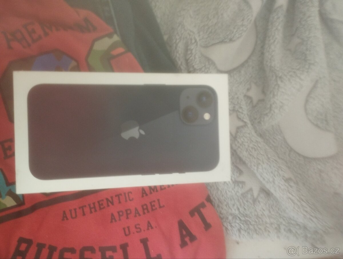 Prázdná krabička iPhone 13