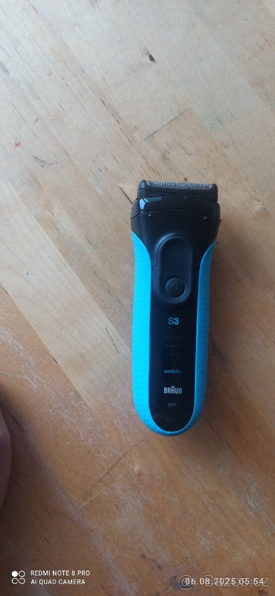 Holicí strojek Braun S3