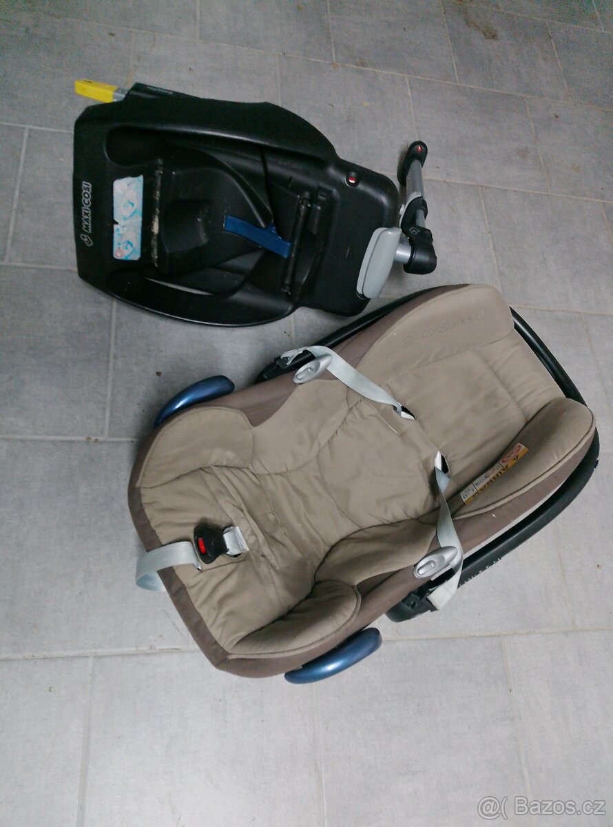 Maxi-cosi autosedačka + izofix základna