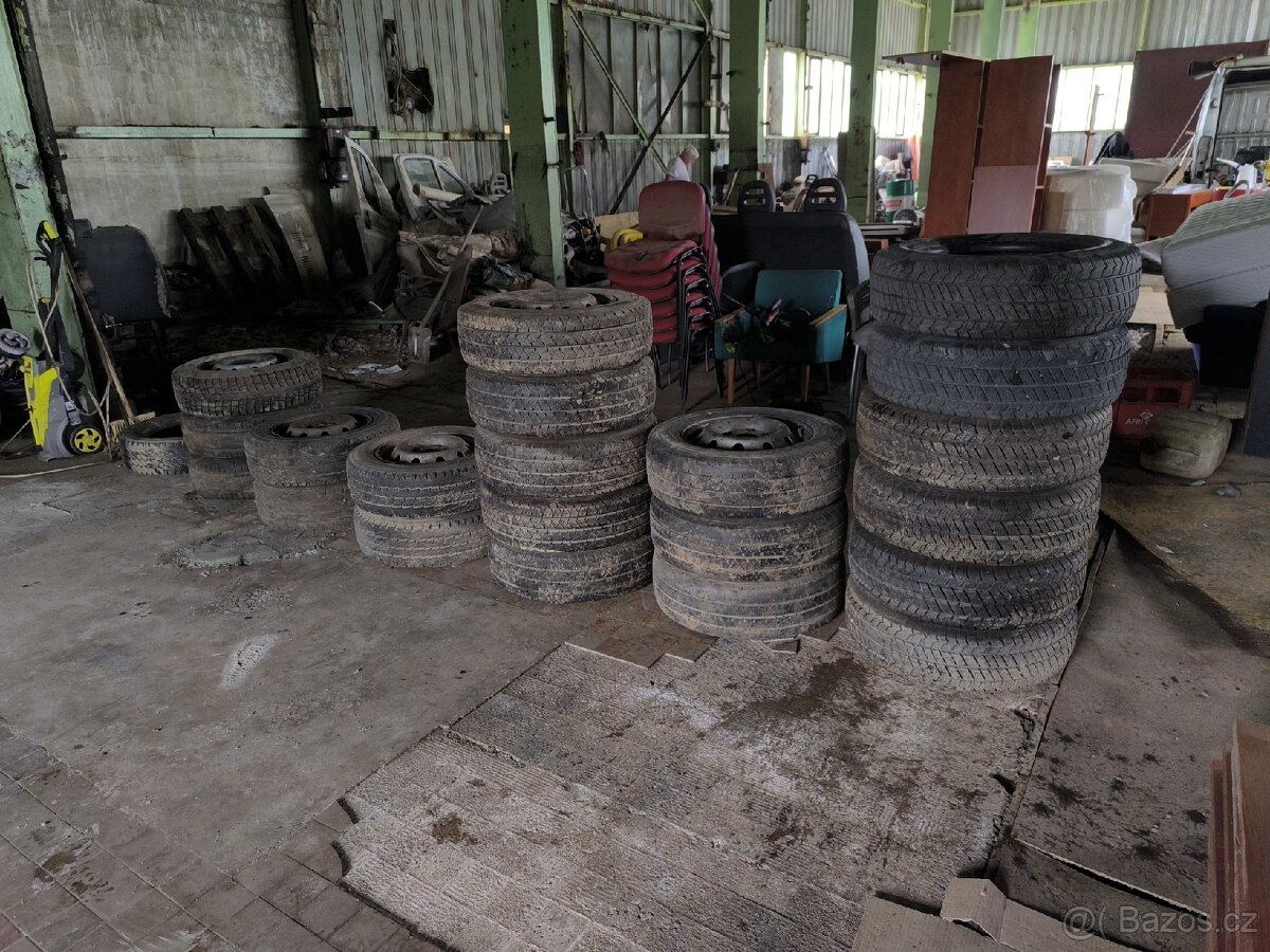 Kola 195/70/15, obutá i neobutá