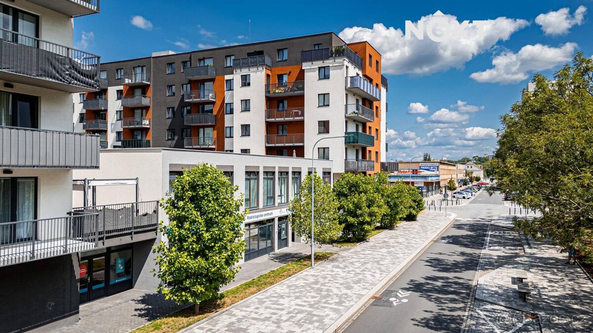 Pronájem komerční Obchodní prostory, 200㎡