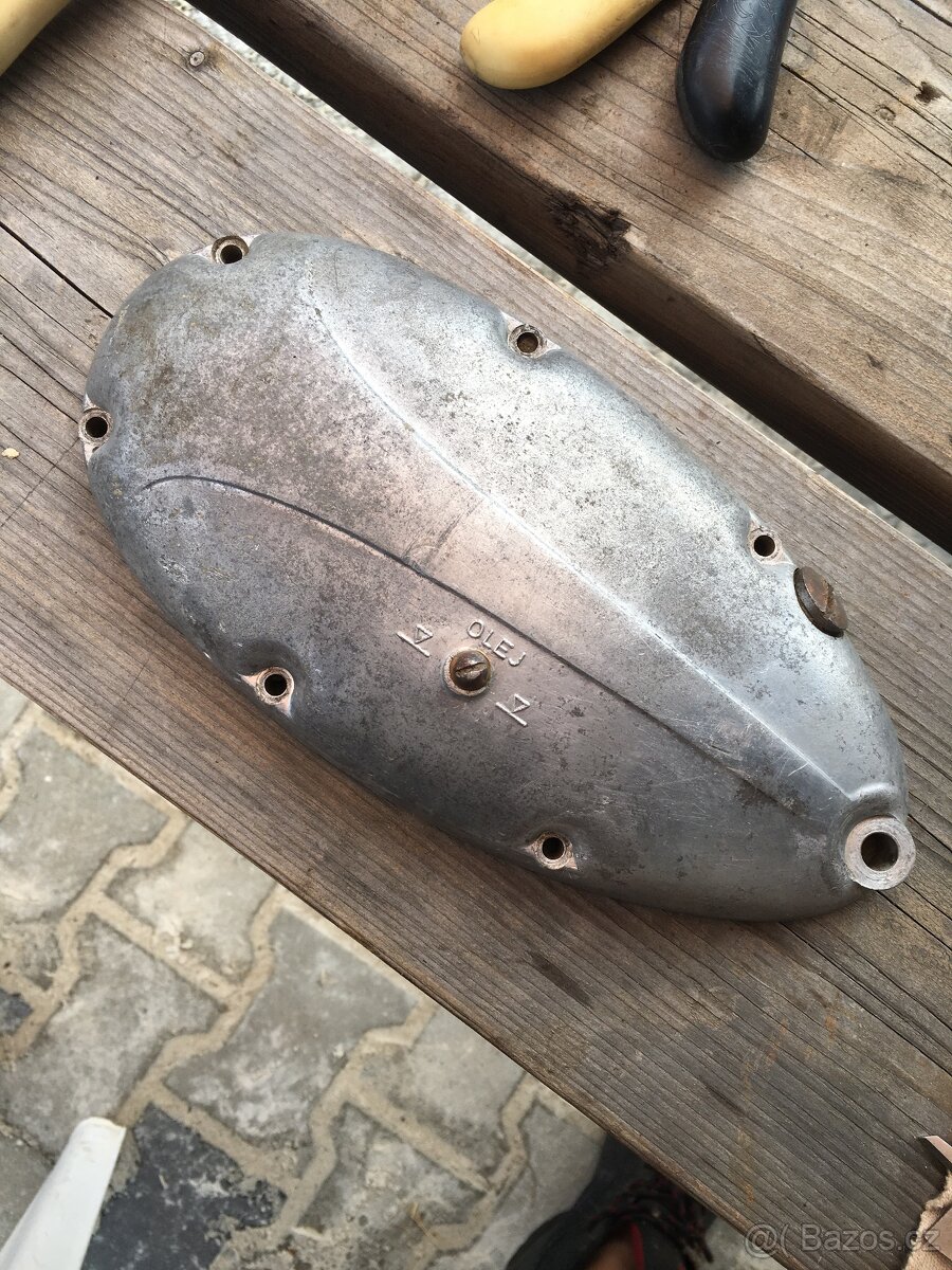 Víko spojky Jawa 550,555