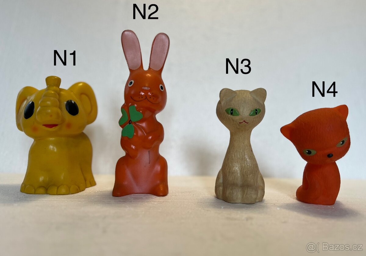 Staré gumové pískací hračky