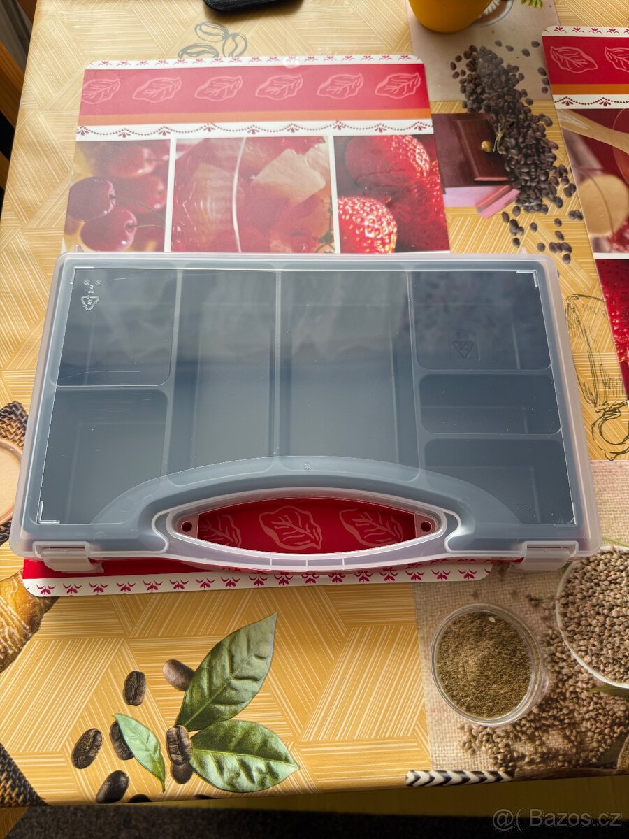 Kuvřik zavírací dva kusy nové na cokoliv