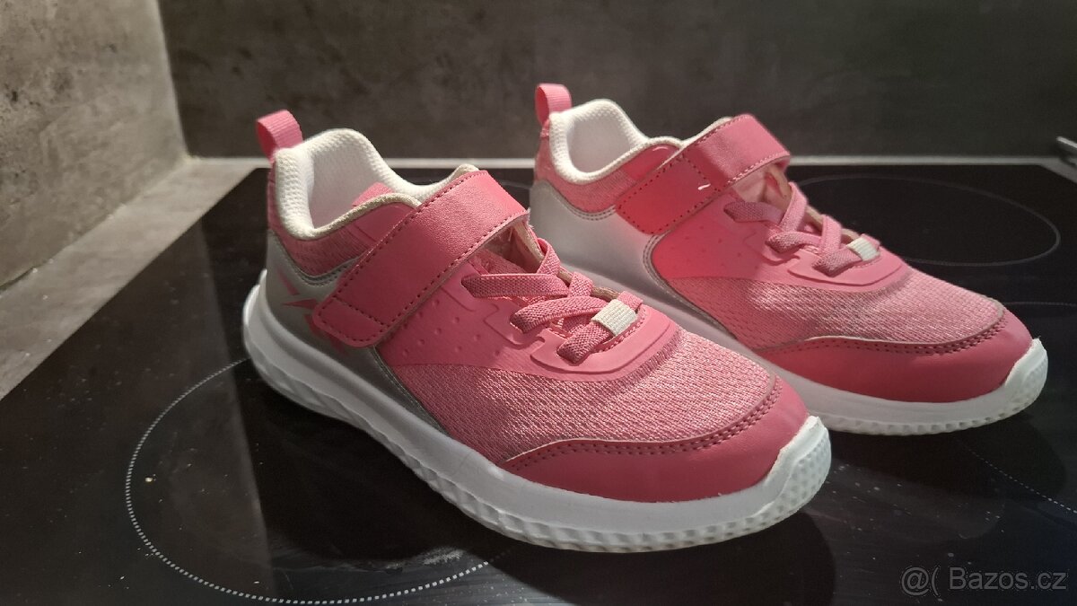 Reebok dívčí tenisky vel. 31 sálovky