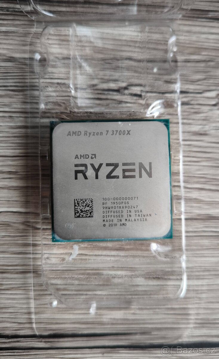 procesor AMD Ryzen 7 3700X