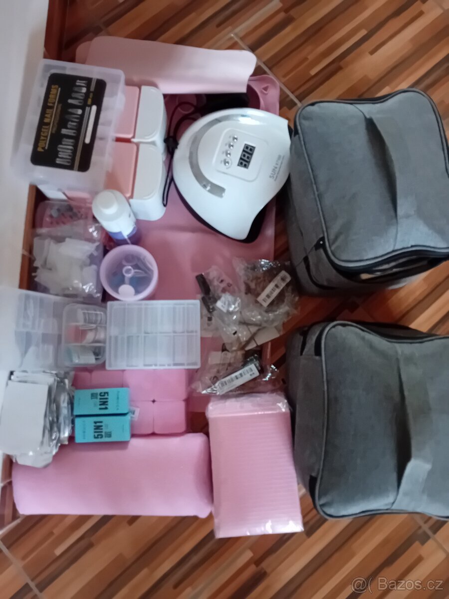 Kompletní sada na nehty – UV lampa, bruska, gely, laky, dopl