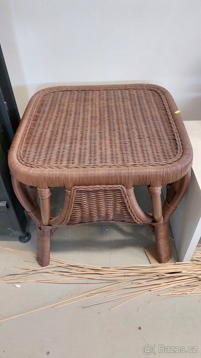 Ratanový stolek nový