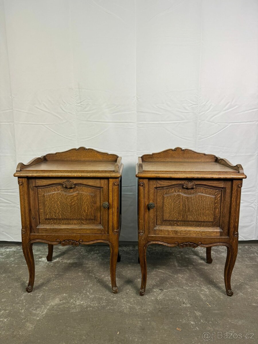 Starožitné noční stolky (137003)