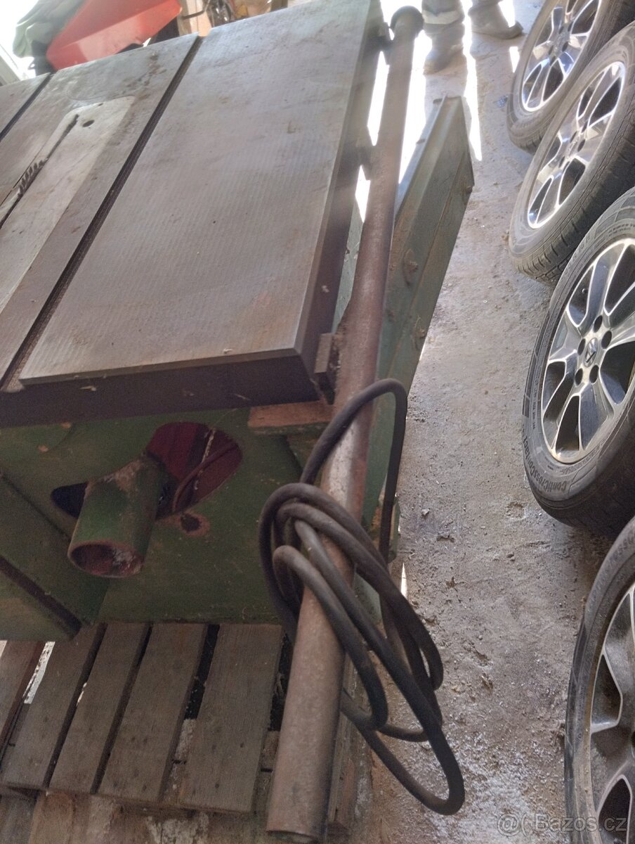 Formatova pila litinová