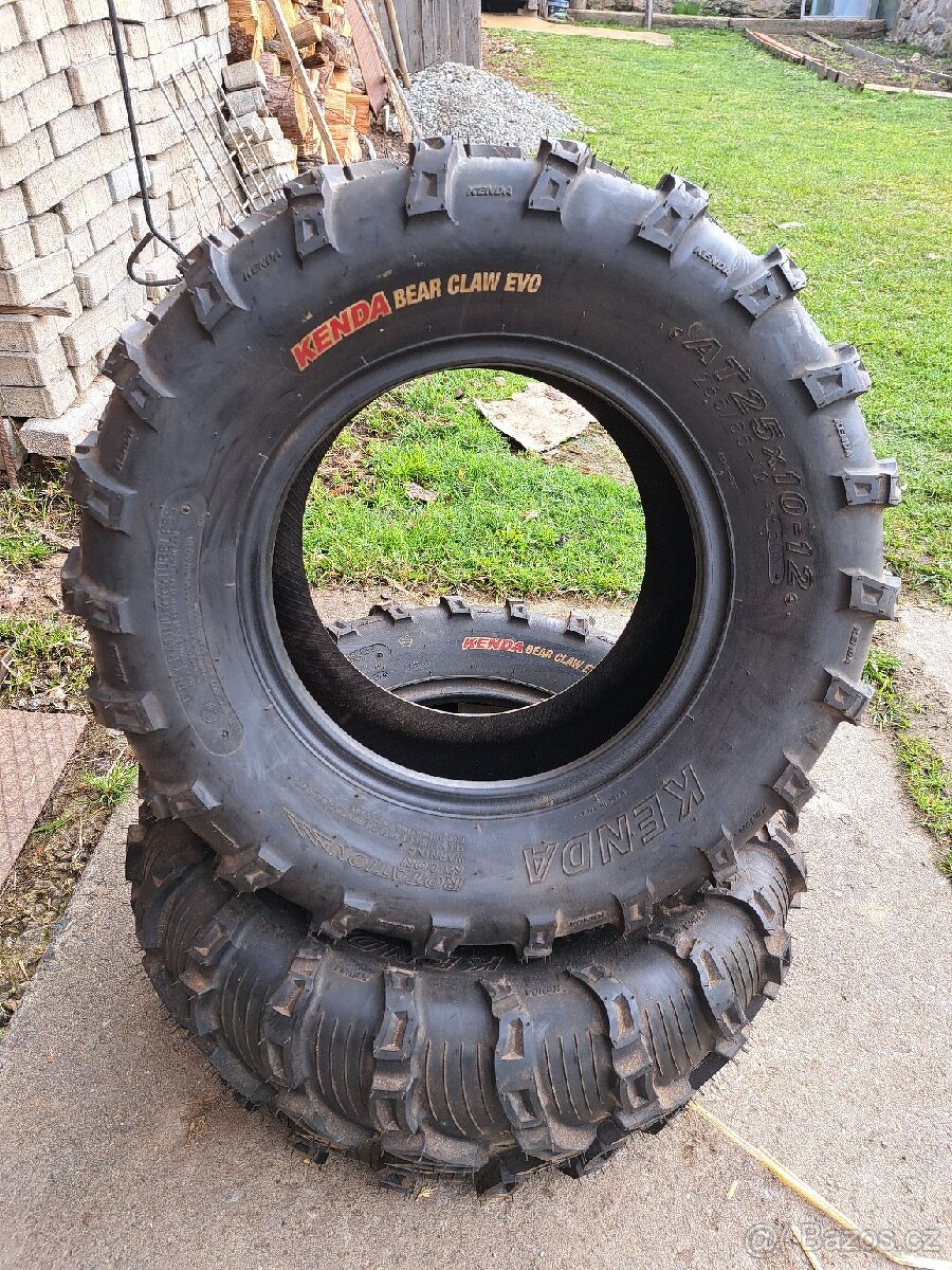 Nové pneumatiky na čtyřkolku 25x10x12