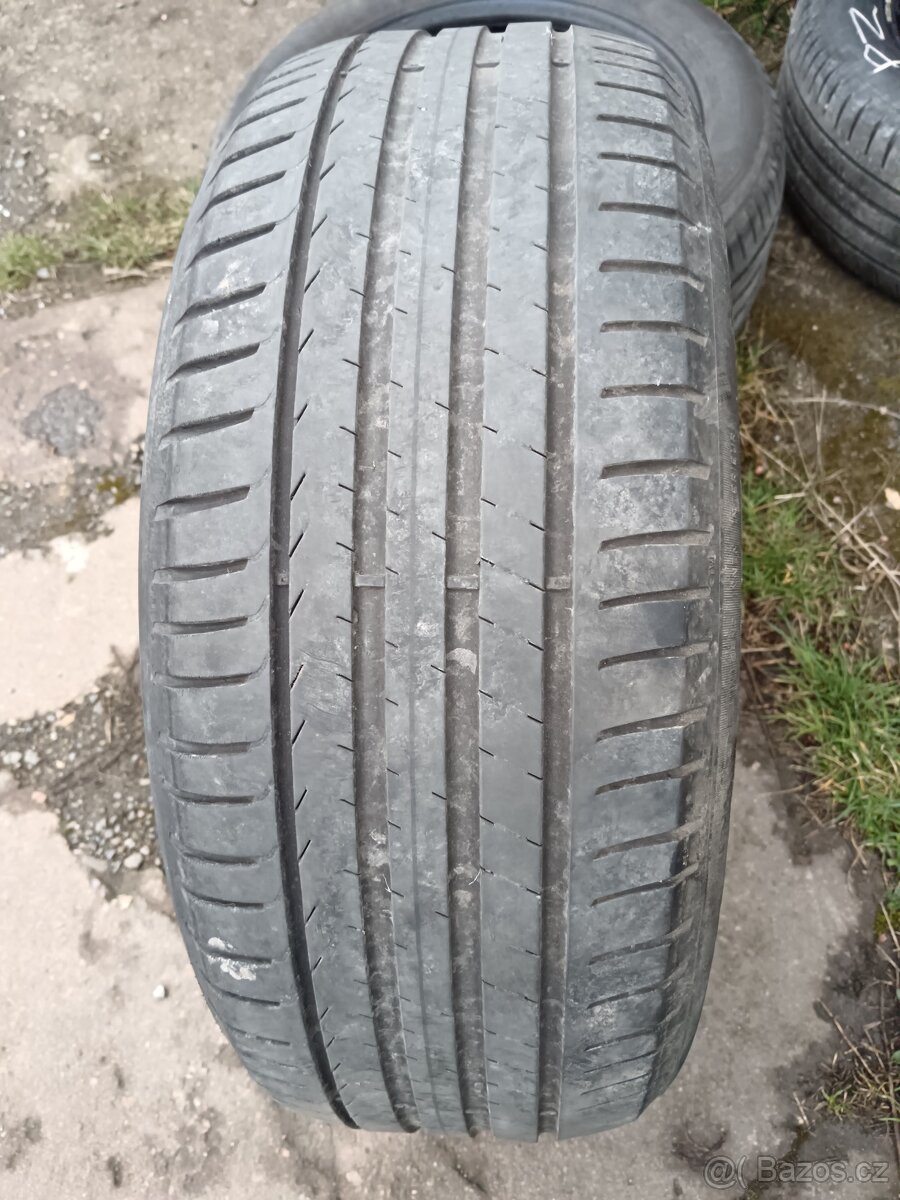 Letní pneu 215/55 R17