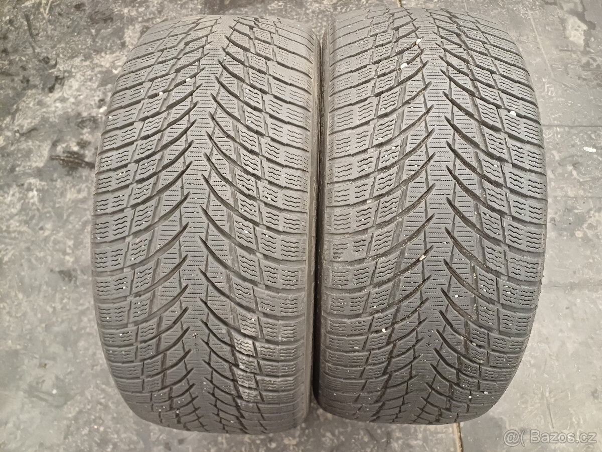Zimní pneu Nokian 245/40/19 98V Extra Load