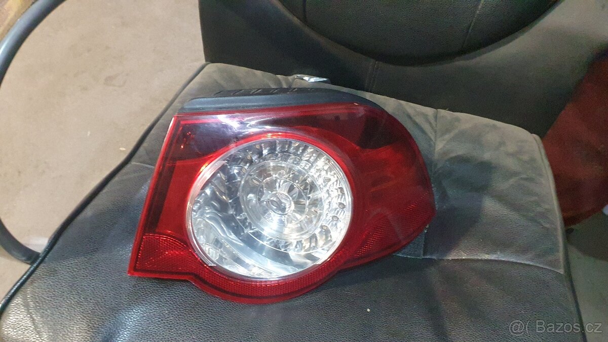 Vw eos zadní pravé světlo