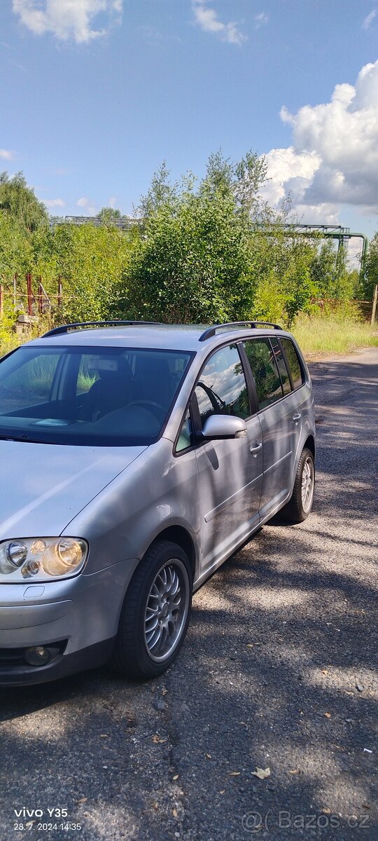 Volkswagen Touran 7 místne