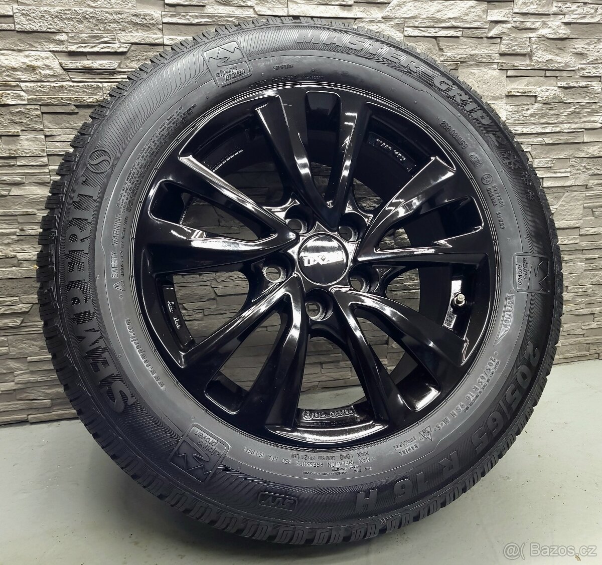 16" Alu kola OXXO Yaris Cross C-HR 5x114,3 zimní pneu 8mm