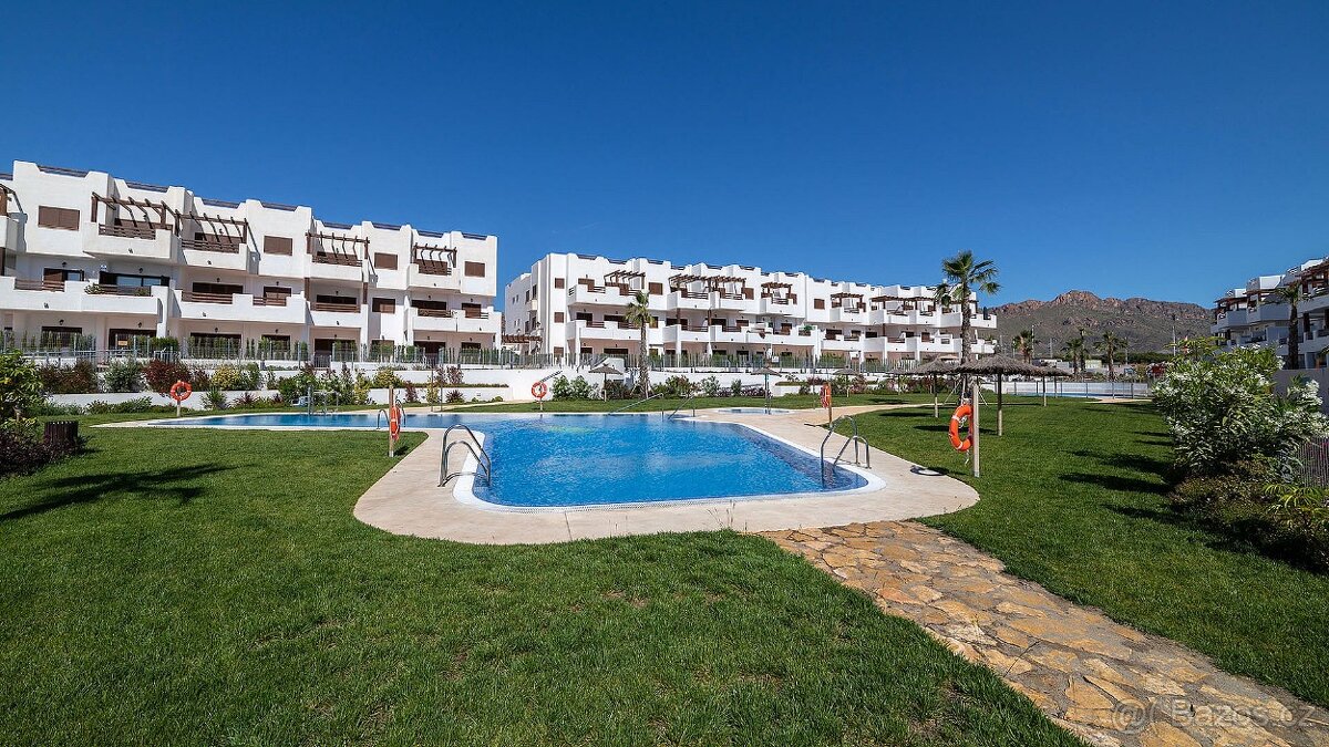 Moderní apartmány jen 600 metrů od pláže v oblasti Costa de