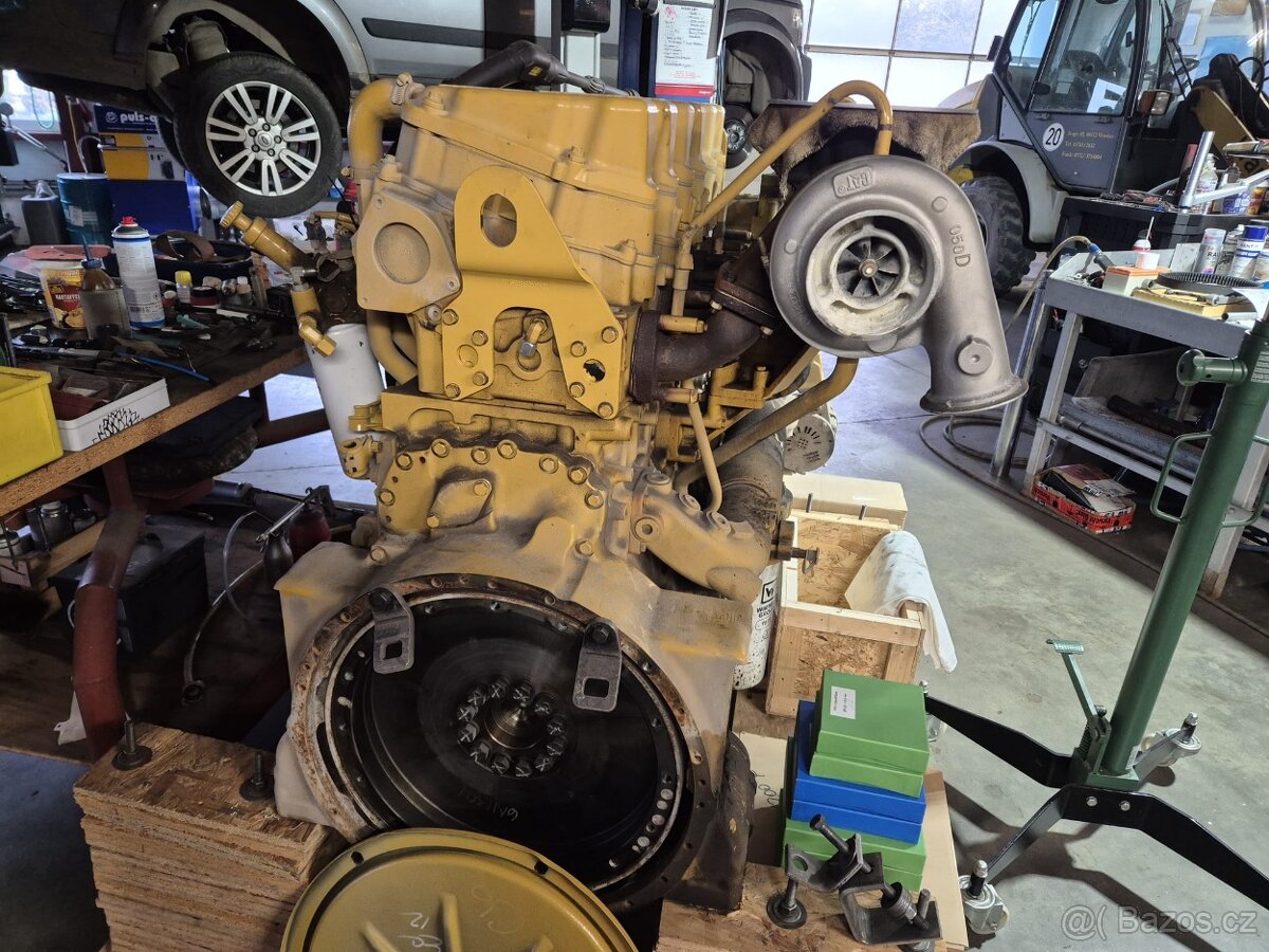 motor CATERPILLAR C18
