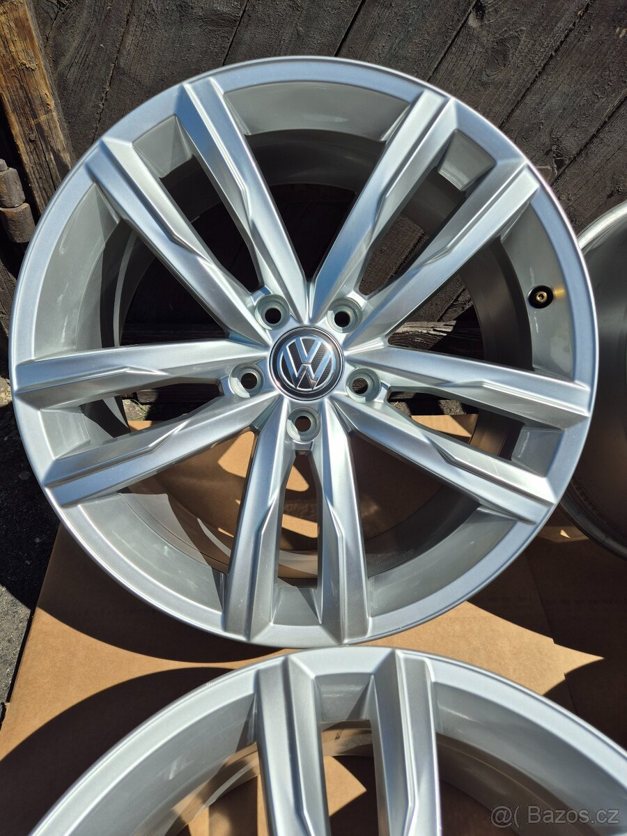 5x112 r18 Vw Passat B8 -Dartford zanovni sada