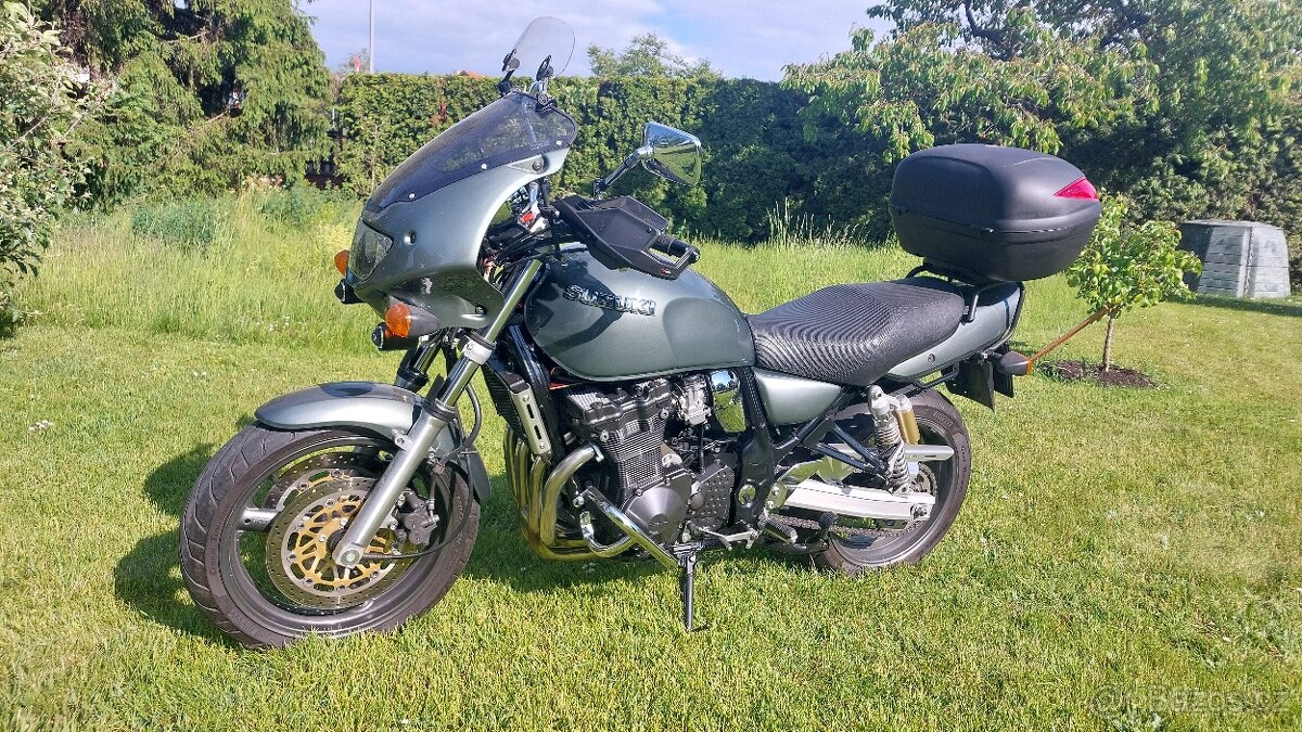 Suzuki GSX 750 Inazuma