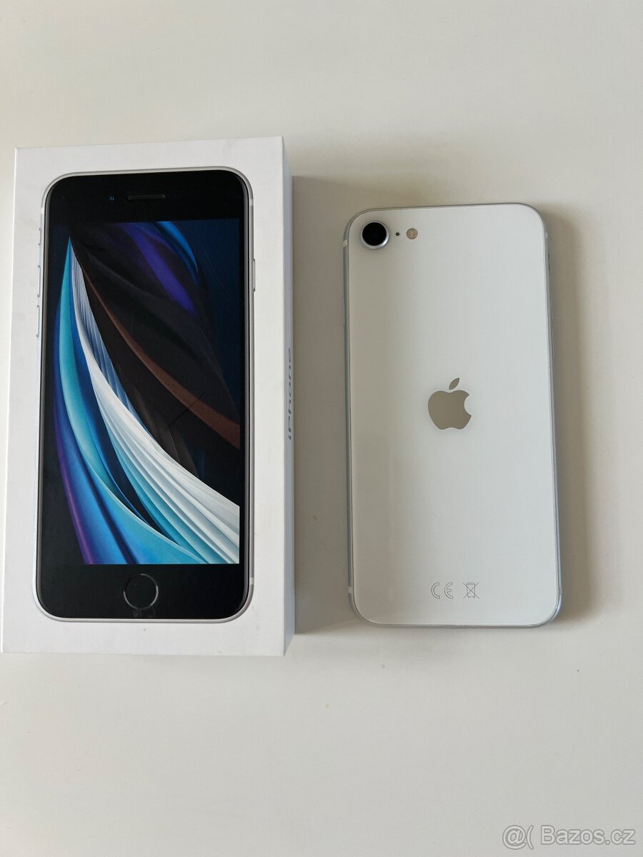 Bílý iPhone SE 2020
