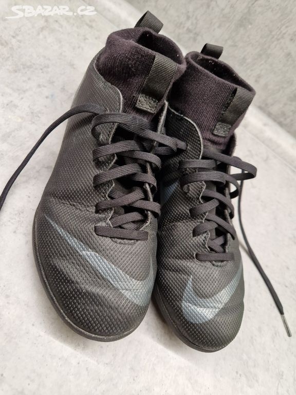 Dětské chlapecké kopačky turfy NIKE vel.35,5