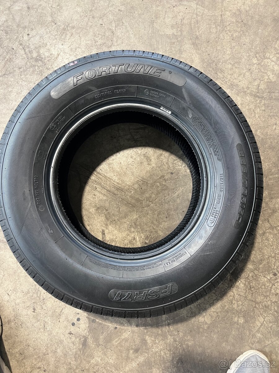 Pneumatiky Fortune 225 70R 15 C