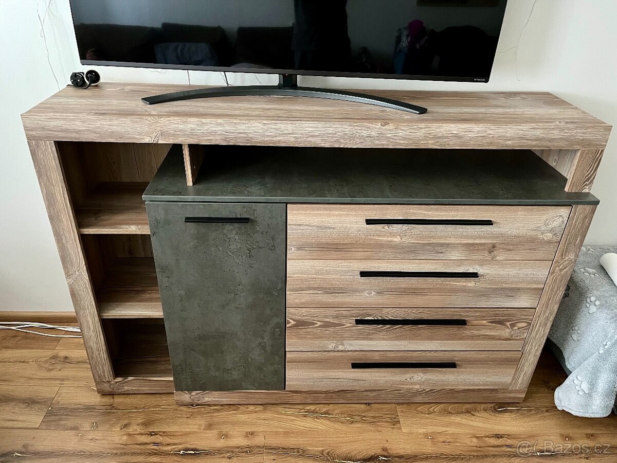 Komoda pod TV