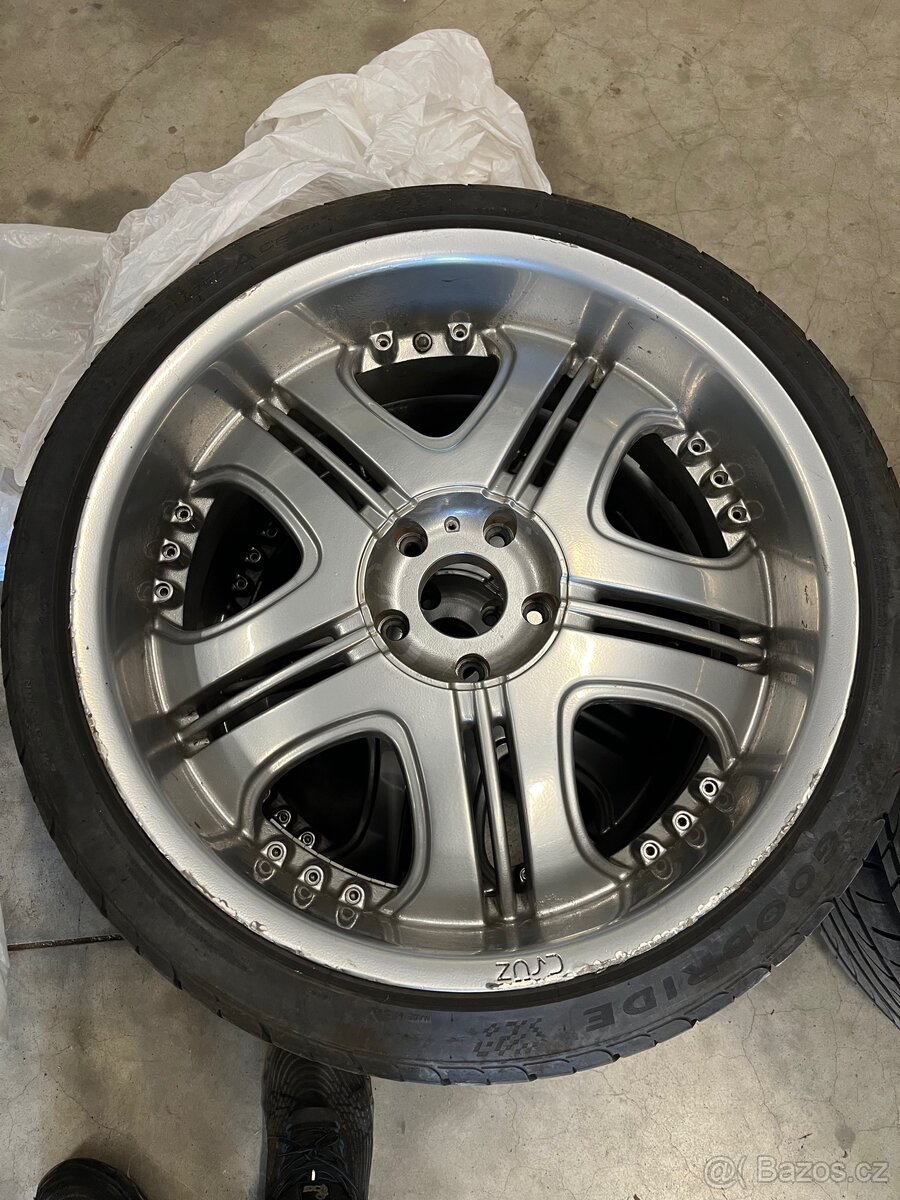 Alu kola 22”X 9J Cruz
