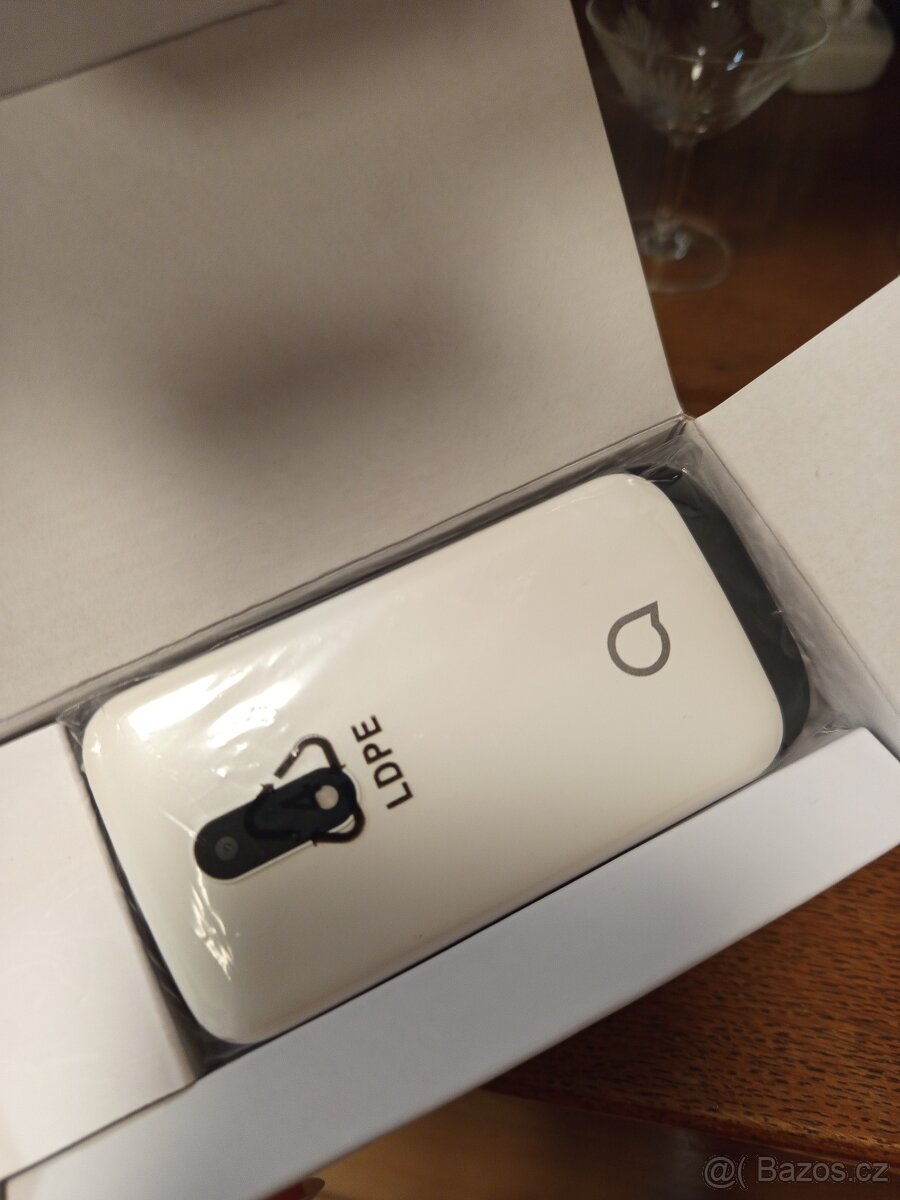 Alcatel 2057 s pametovou kartou