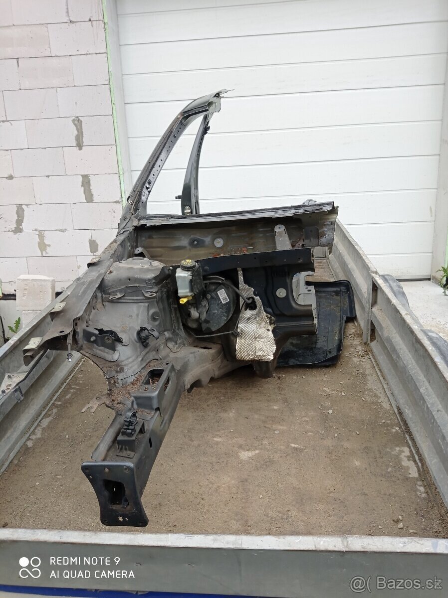 Predná pravá štvrťka Passat B8 predná nápravnica