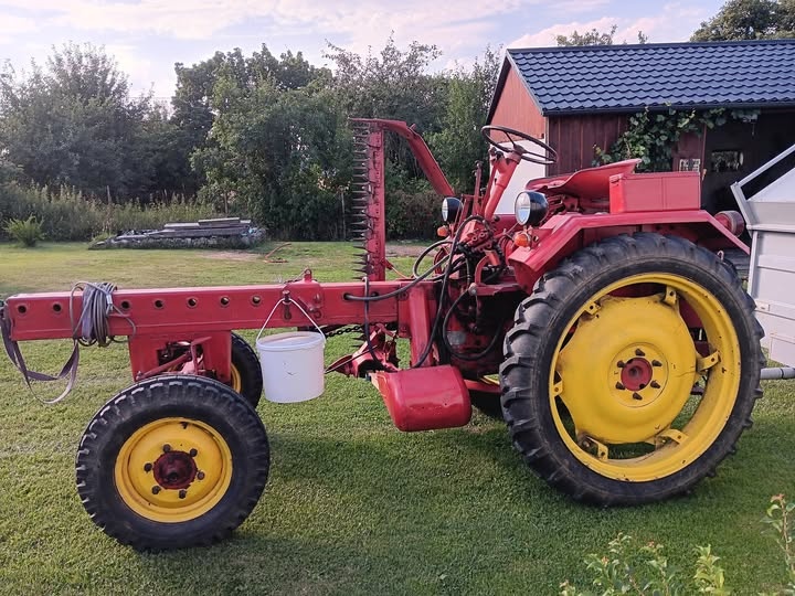 Prodám traktor RS 09-2