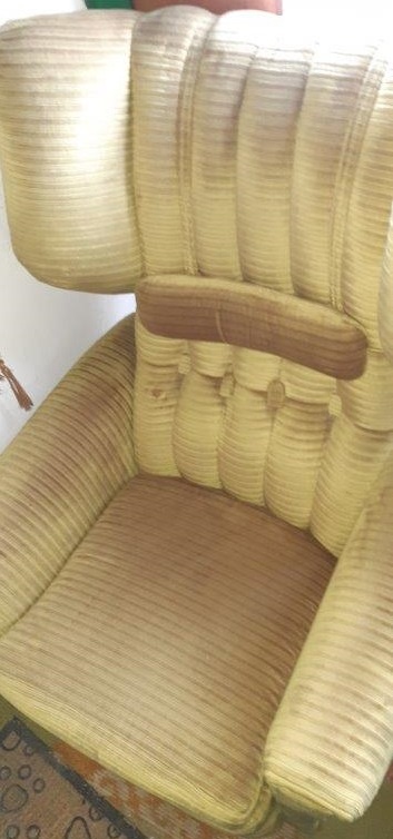 Starší křeslo "Ušák" za 500,- Kč