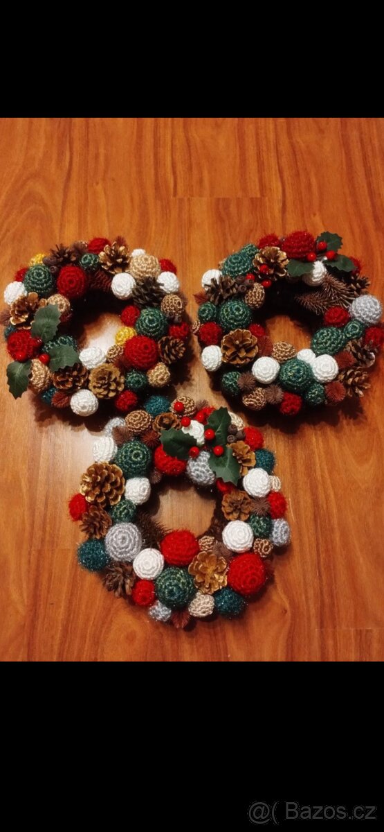 Prodám háčkovaný vánoční věnec