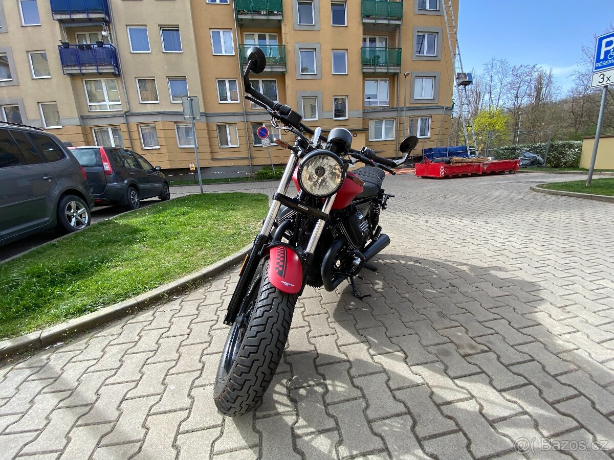 Moto Guzzi V9 Bobber