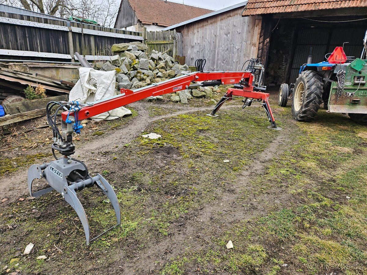 hydraulická ruka za traktor
