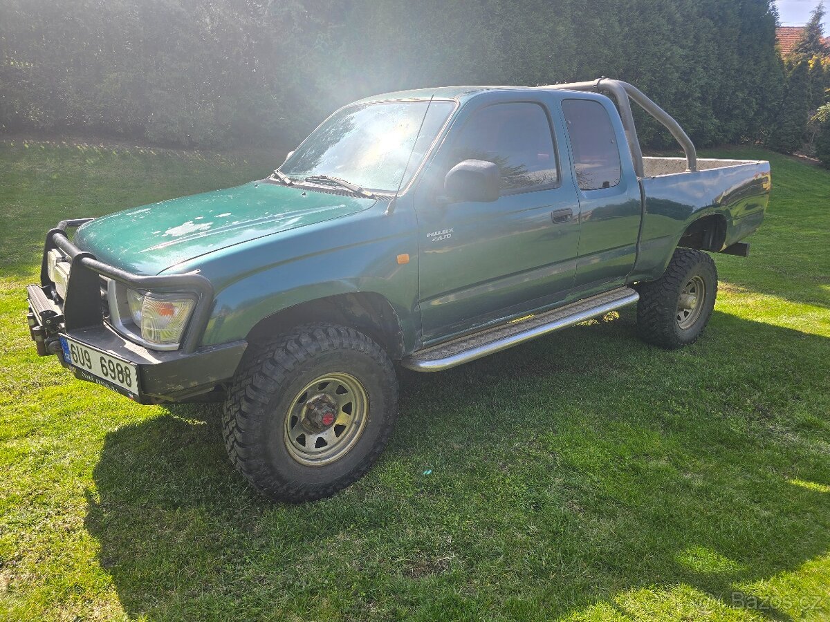 Toyota Hilux, 2.4TD